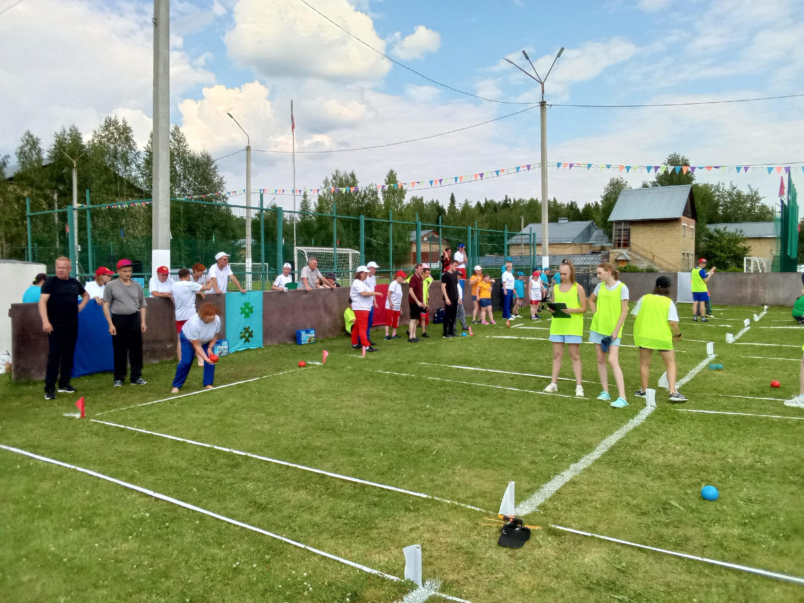 Специальня Олимпиада по бнифайд бочче и бочче.